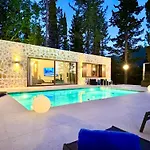 Domenico Morani Luxury Concept With Private Pool By Dadovillas Gastouri (Corfu)