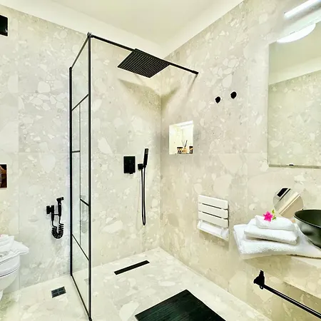 Domenico Morani Luxury Concept With Private Pool By Dadovillas ヴィラ
