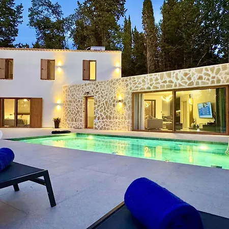 Domenico Morani Luxury Concept By Dadovillas Villa *
